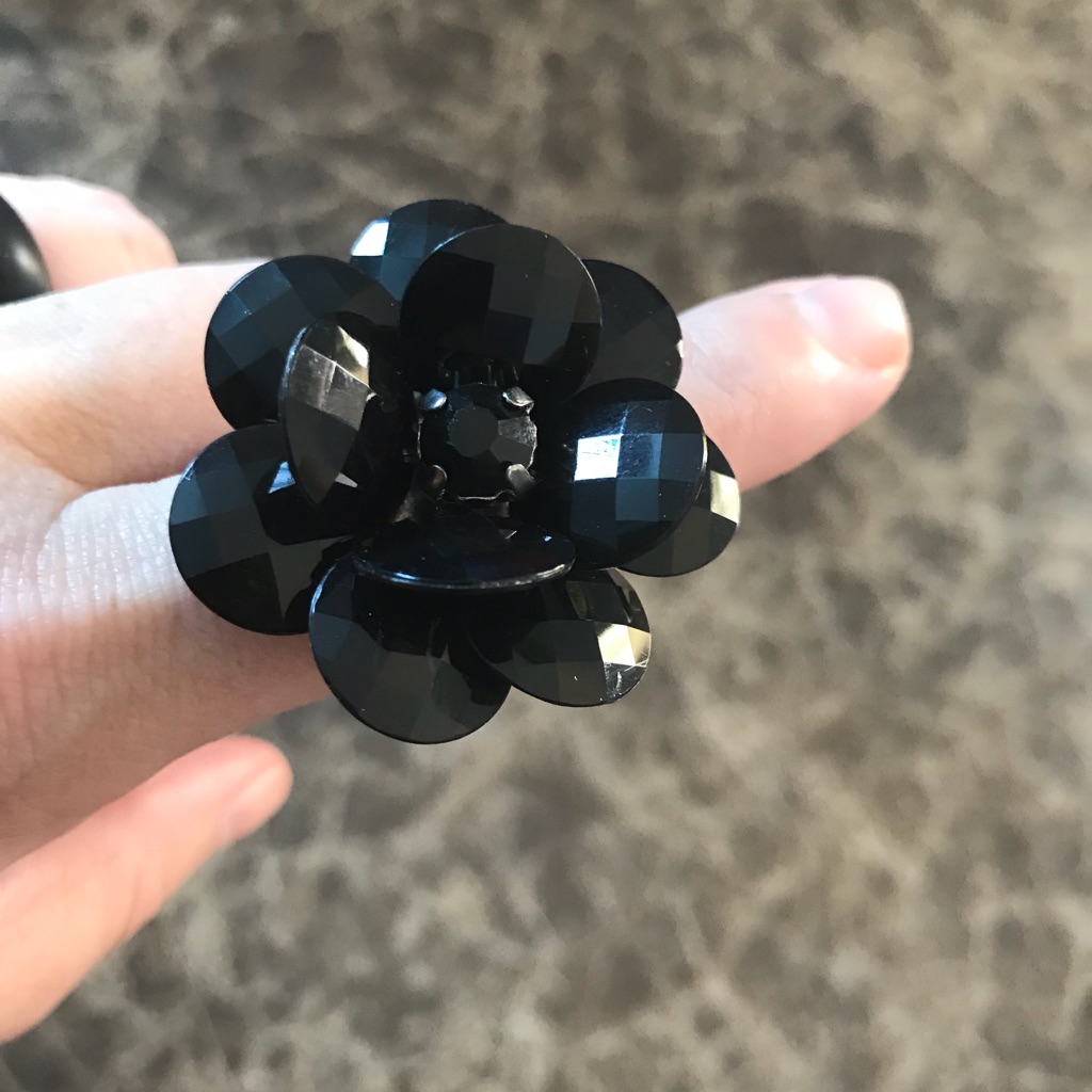 Black Flower Fashion Ring With Stretchy Band